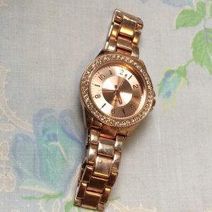 Rose gold watch needs battery